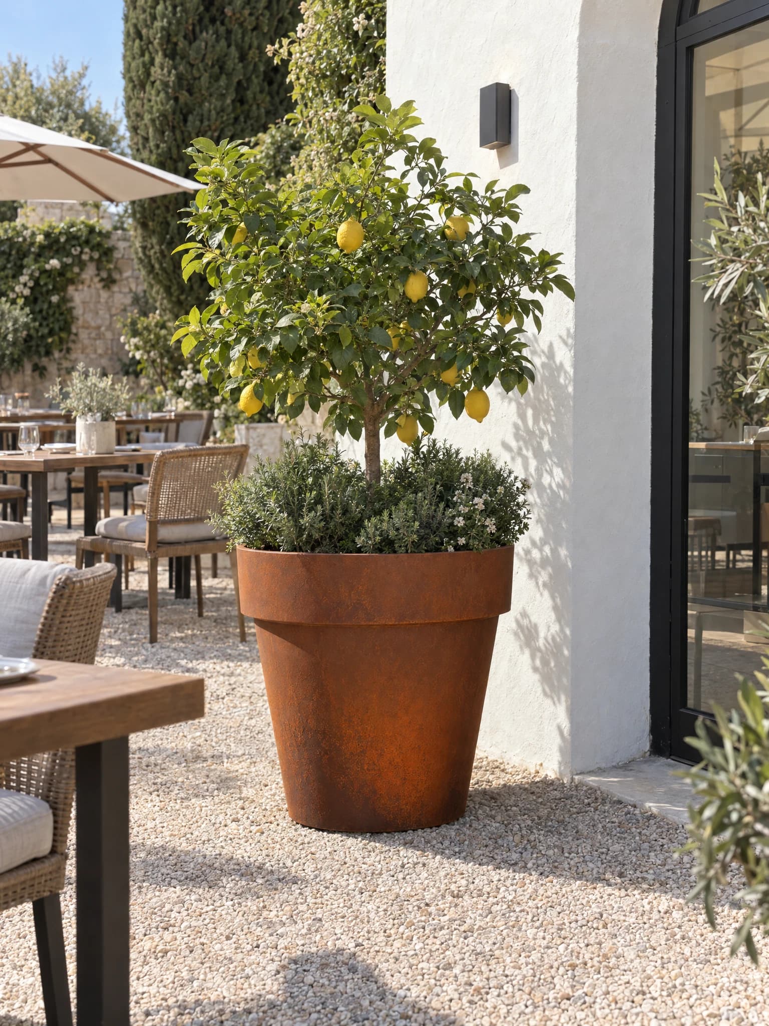 Calypso · Pot de fleurs conique en acier Corten, finition